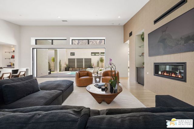 190 Obsidian Loop, Palm Springs CA: https://media.crmls.org/mediaz/447ec7f1-4e2e-4dc8-be97-678c745af105.jpg