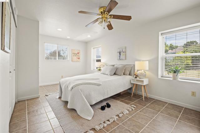 Image 32 of 41 For 7512 Sunkist Dr