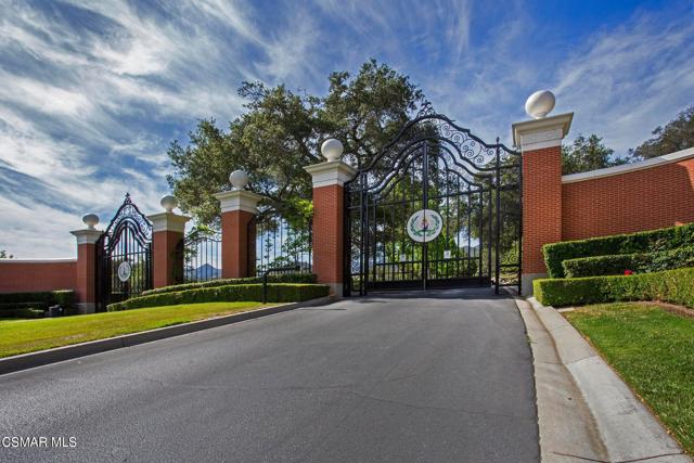 2479 Swanfield Court, Lake Sherwood CA: https://media.crmls.org/mediaz/447fbbb3-c67e-4b13-a01c-3e18ed30f446.jpg