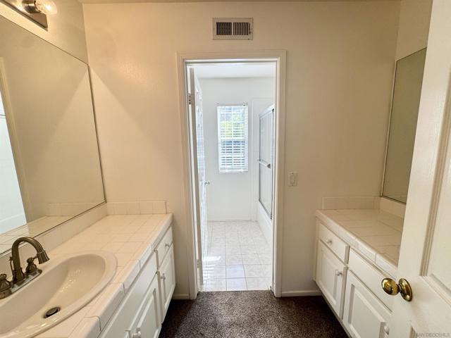 2054 Vintage Pl., Escondido CA: https://media.crmls.org/mediaz/447ff60f-972c-4cfc-a231-d3948faa88fc.jpg