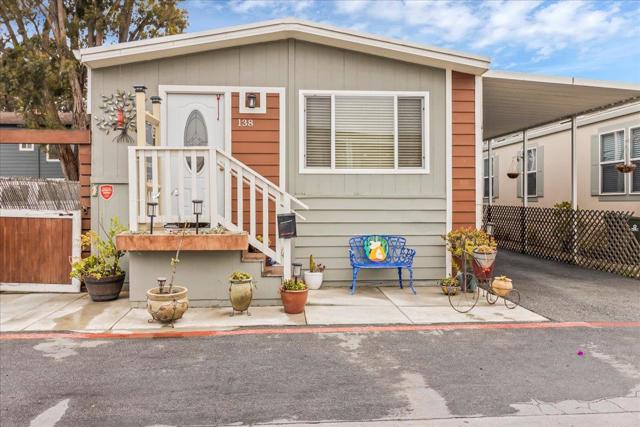 20 Russell Rd Street, Salinas CA: https://media.crmls.org/mediaz/4480a532-e2dd-4ced-83bc-2e2a4fd4dcb0.jpg
