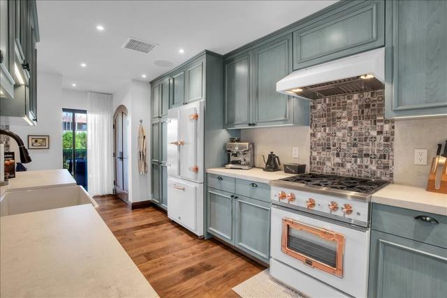 355 N Avenida Caballeros, Palm Springs CA: https://media.crmls.org/mediaz/4480ac9f-d965-4625-9146-aee516afab9f.jpg