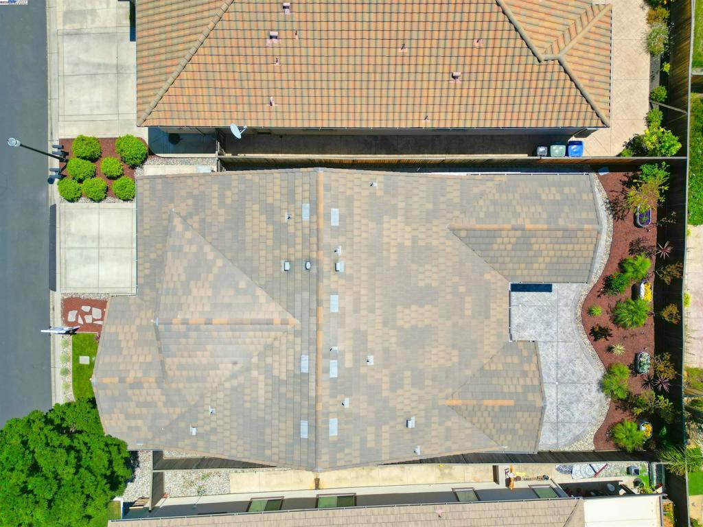 https://media.crmls.org/mediaz/4480c69a-de0b-424d-a40d-048aad960e4b.jpg?preset=X-Large