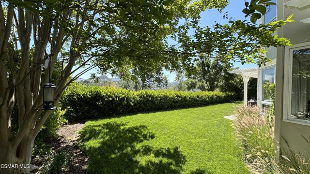 1658 Bushgrove Court, Lake Sherwood CA: https://media.crmls.org/mediaz/4480d847-6519-41f0-94ec-ffd336c48ad7.jpg