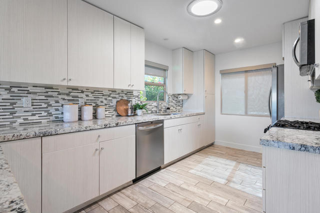 52540 Avenida Juarez, La Quinta CA: https://media.crmls.org/mediaz/4481d9d9-02f6-457e-b9a8-fc01e5d2e10d.jpg