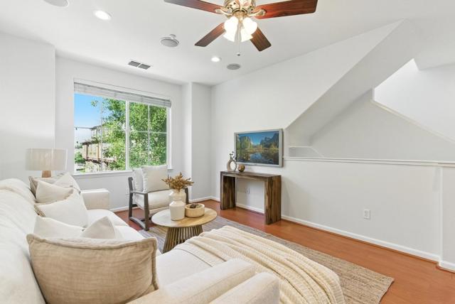 211 Peppermint Tree Terrace, Sunnyvale CA: https://media.crmls.org/mediaz/44821b8d-4d82-4d66-abfb-bb3e44ea3495.jpg