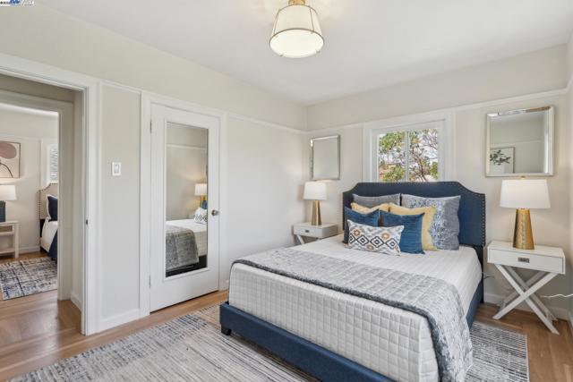 1827 Moreland Dr, Alameda CA: https://media.crmls.org/mediaz/4482cdaa-7d83-40dc-b780-3d643644959f.jpg