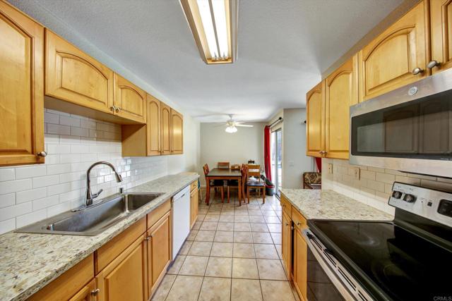 1420 Hilltop Drive, Chula Vista CA: https://media.crmls.org/mediaz/4483171f-e3ca-4741-b509-5bcb3603cf87.jpg