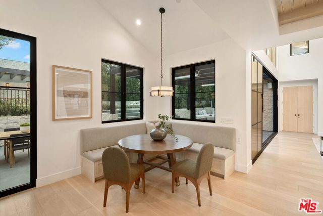 10444 Charing Cross Road, Los Angeles CA: https://media.crmls.org/mediaz/44837ee5-8e08-4065-a725-c2110c299c27.jpg