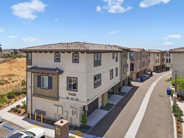 Detail Gallery Image 36 of 40 For 13480 Lopelia Meadows Pl #104,  San Diego,  CA 92130 - 2 Beds | 2/1 Baths