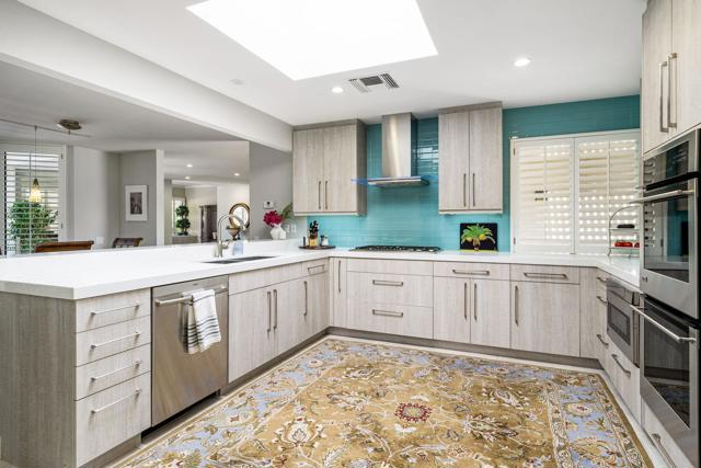 66 Dartmouth Drive, Rancho Mirage CA: https://media.crmls.org/mediaz/44849447-fab4-4b6e-b614-feab263183b5.jpg