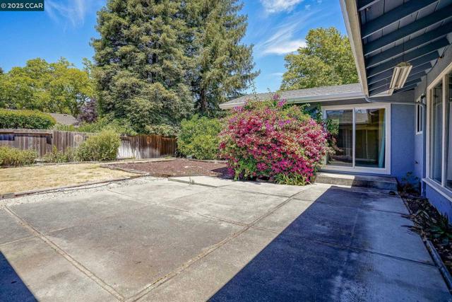 1801 Whitman Rd, Concord CA: https://media.crmls.org/mediaz/4484d3fe-3461-47d2-99d0-556a1f8ce9b4.jpg