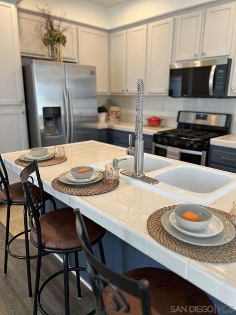 362 Borden Rd, San Marcos CA: https://media.crmls.org/mediaz/4484e397-4c2e-424f-afac-bd4cfa0e017a.jpg
