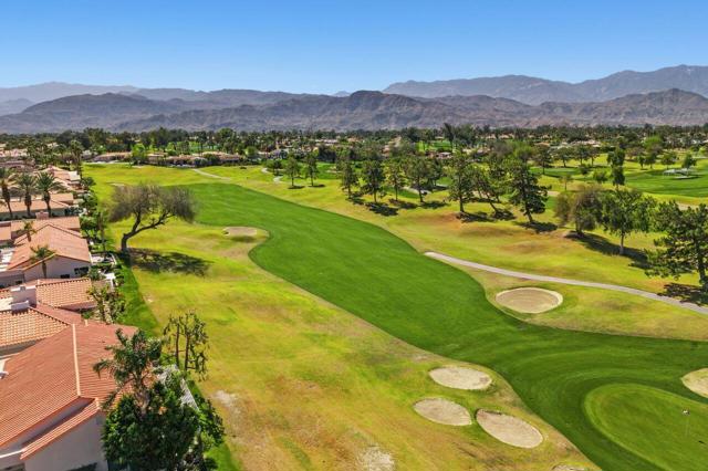 36 Colonial Drive, Rancho Mirage CA: https://media.crmls.org/mediaz/44860aa4-d9dd-4f37-ad48-dee45baa7c48.jpg