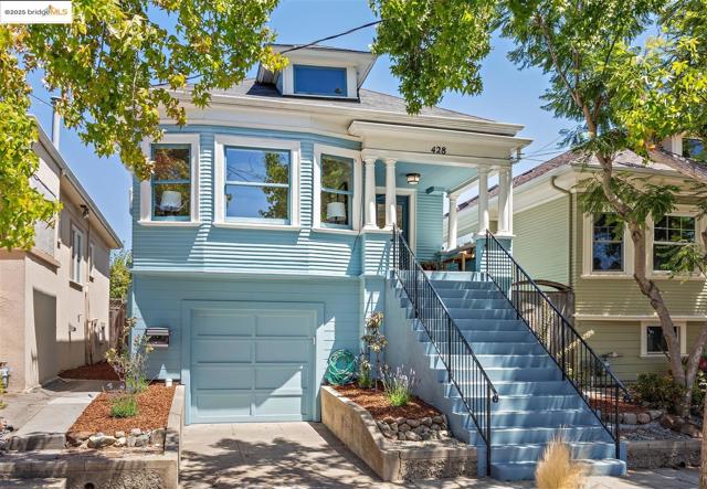 428 Cavour St, Oakland CA: https://media.crmls.org/mediaz/448627b4-6c21-4720-ad47-ef8aa2535a3f.jpg