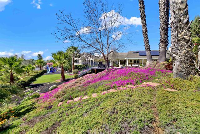1033 1035 Summit Trl, Escondido CA: https://media.crmls.org/mediaz/448696b2-88f1-4393-8b64-51f67f02fe60.jpg