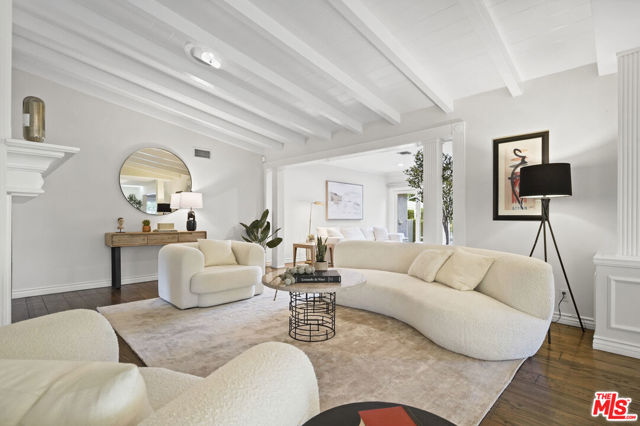 6002 Jumilla Avenue, Woodland Hills CA: https://media.crmls.org/mediaz/4486c487-7d52-4e4b-8ae5-8db921522770.jpg