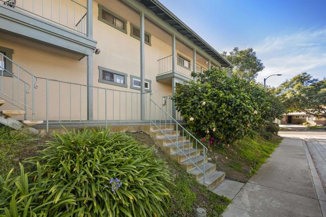4651 Pico St, San Diego CA: https://media.crmls.org/mediaz/44874768-fcd3-4067-a613-92989ebee197.jpg