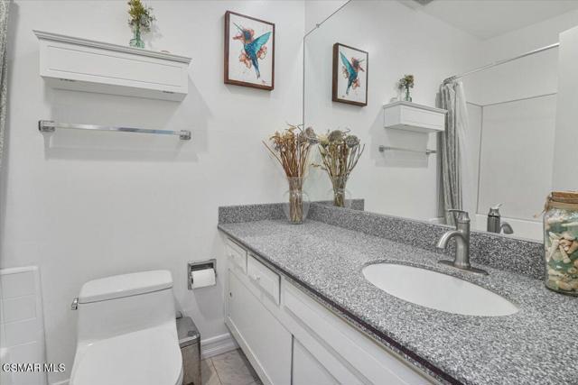 17842 Magnolia Boulevard, Encino CA: https://media.crmls.org/mediaz/4487570c-904a-4976-aa66-590975f85585.jpg