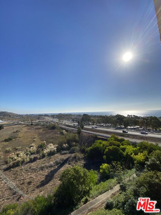 23901 Civic Center Way, Malibu CA: https://media.crmls.org/mediaz/4487f69b-fd80-4fcb-a2a3-7f259a930139.jpg