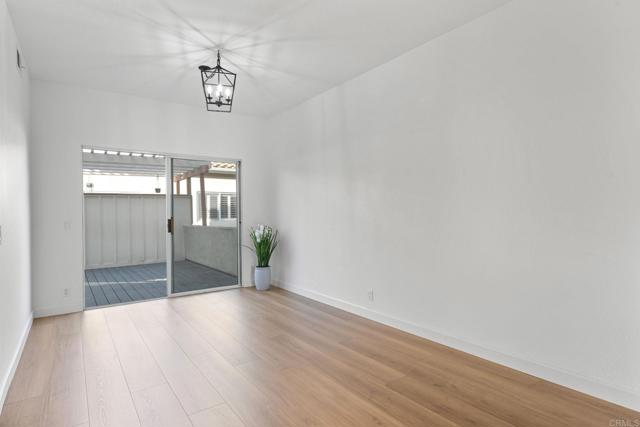 7727 Caminito Monarca, Carlsbad CA: https://media.crmls.org/mediaz/448829f3-d984-4972-850d-00a03d75eecc.jpg