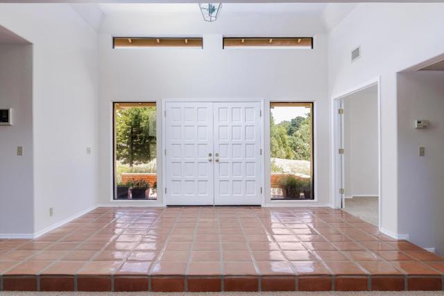 9400 Corriente Road, Atascadero CA: https://media.crmls.org/mediaz/448892f0-3809-4529-9e51-13b80f829388.jpg