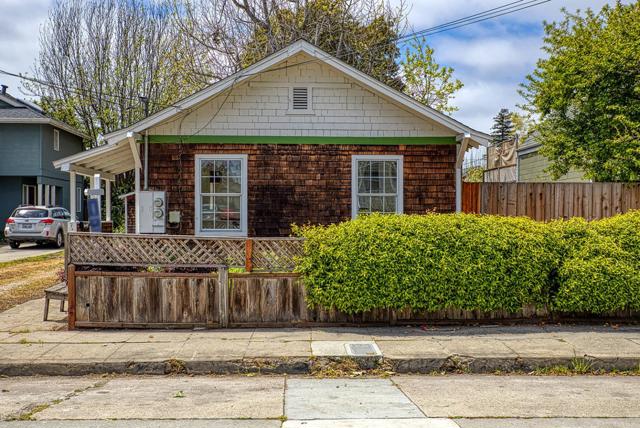 723 Pine Street, Santa Cruz CA: https://media.crmls.org/mediaz/4488e057-bed8-4e67-9f4c-1d472c05c1b8.jpg