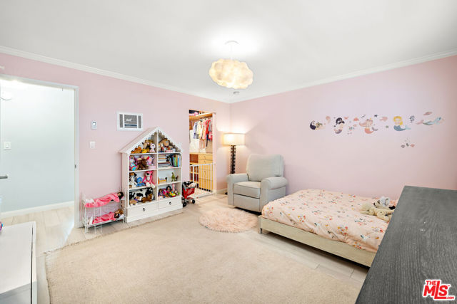1228 14th Street, Santa Monica CA: https://media.crmls.org/mediaz/4488f1f8-9064-4e43-a45e-8b32a2be70fb.jpg