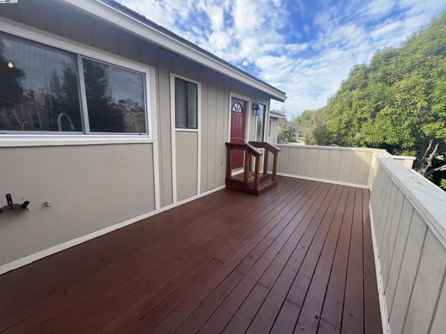 405 Thistle Cir, Martinez CA: https://media.crmls.org/mediaz/448932b5-8dc3-4dfe-902a-a2b4dfd712a5.jpg