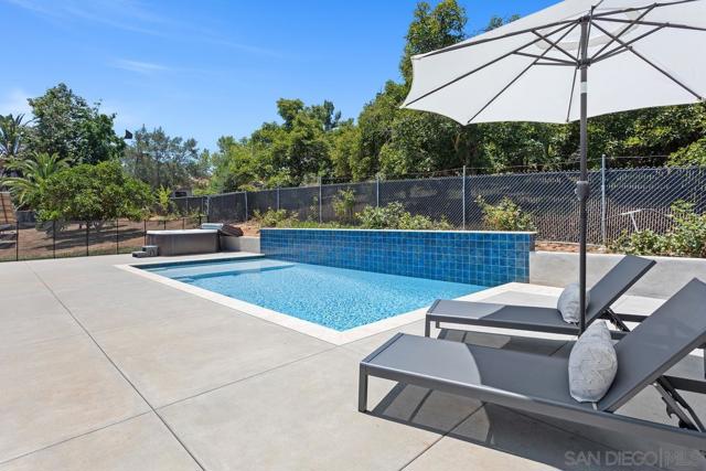 14210 Tierra Bonita Road, Poway CA: https://media.crmls.org/mediaz/448a0086-497d-427b-9679-edd1dbe084f0.jpg