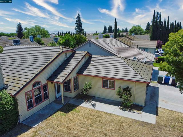 4300 Cannington Lane, Salida CA: https://media.crmls.org/mediaz/448a2a11-81bb-4c81-aea7-d8ca065ab2dd.jpg