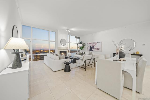550 Front St, San Diego CA: https://media.crmls.org/mediaz/448abb3d-3f1b-4e6e-ad38-71459343aed8.jpg