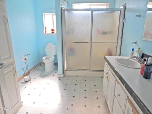 250 E Telegraph Road, Fillmore CA: https://media.crmls.org/mediaz/448b6b29-c03f-406d-8397-7a96ac532a9c.jpg