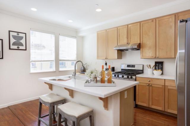 878 Luz Del Sol Loop, Milpitas CA: https://media.crmls.org/mediaz/448c2f93-3c89-49c4-935b-10a05fdf3c67.jpg