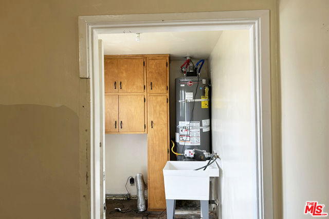 2513 Denmead Street, Lakewood CA: https://media.crmls.org/mediaz/448c560e-85f9-438e-86fb-de66a27bde25.jpg