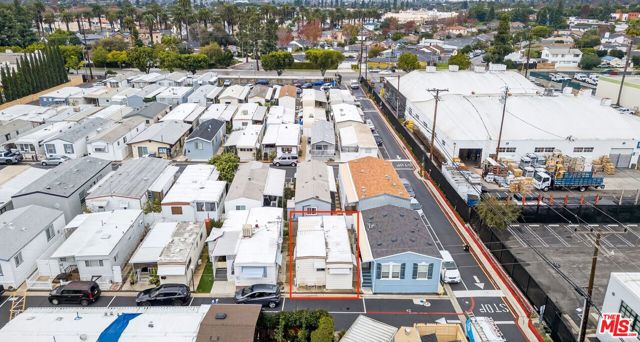 11250 Playa Street, Culver City CA: https://media.crmls.org/mediaz/448c7ce7-fa18-4f51-a184-ab7e9923c90b.jpg