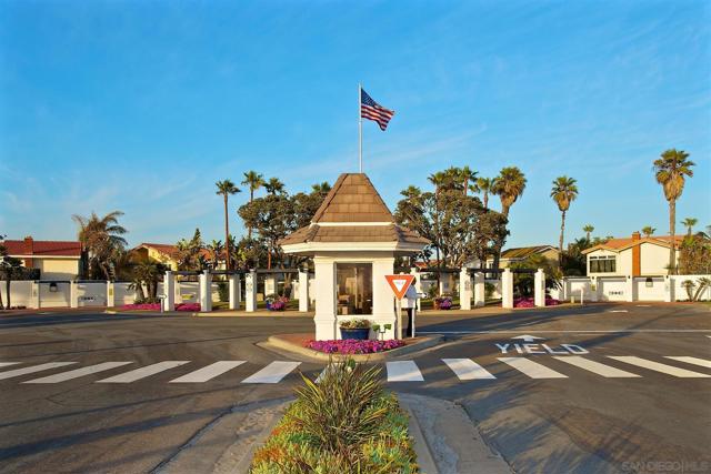 9 Catpaw Cape, Coronado CA: https://media.crmls.org/mediaz/448ccdc7-3bf5-4028-a78f-5bafadf6dfc2.jpg