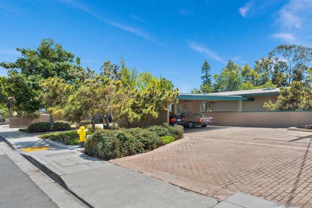 2195 Hayden Way, San Diego CA: https://media.crmls.org/mediaz/448cff7d-1b5a-4f21-91f6-eb6688fa02ec.jpg