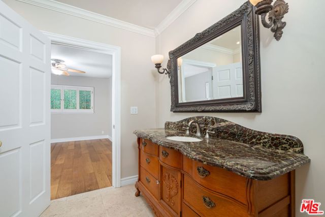 14972 CAMAROSA Drive, Pacific Palisades CA: https://media.crmls.org/mediaz/448d37d3-7dd6-4adb-abc9-b223010fc2fd.jpg