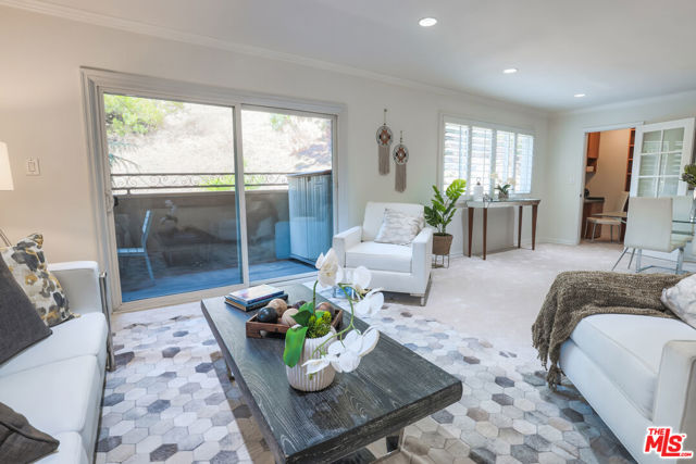 6700 Hillpark Drive, Los Angeles CA: https://media.crmls.org/mediaz/448d3c0c-c1bc-49c8-b581-9a7609d52596.jpg