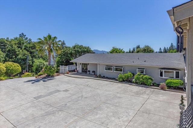 22187 Old Santa Cruz Highway, Los Gatos CA: https://media.crmls.org/mediaz/448d8481-52ca-4650-8e35-11a13af280d3.jpg