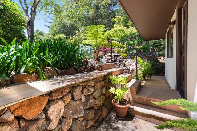 165 Golden Oak Drive, Portola Valley CA: https://media.crmls.org/mediaz/448da139-21fa-443f-8e7d-b16f437fd7b8.jpg