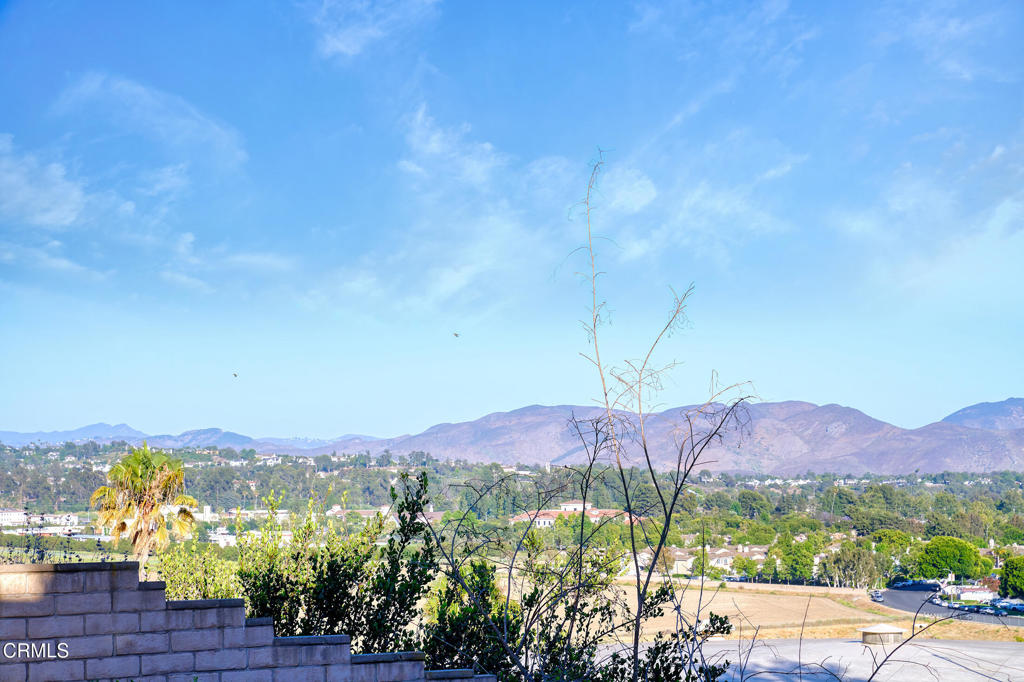 https://media.crmls.org/mediaz/448e09da-f789-4711-b727-da56e817f447.jpg?preset=X-Large