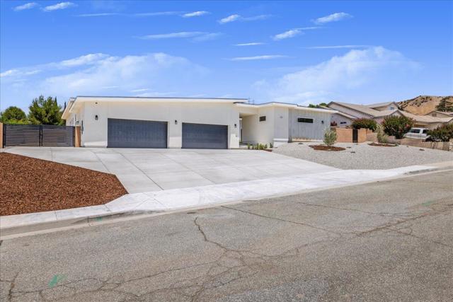 4195 Evergreen Lane, Banning CA: https://media.crmls.org/mediaz/448e8cf2-5fff-48e1-85b4-acea0b285c02.jpg