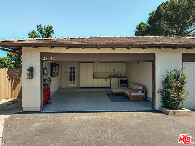 2641 Hartland Circle, Westlake Village CA: https://media.crmls.org/mediaz/448f90c7-dce1-43d0-93ef-e2207134eb0e.jpg