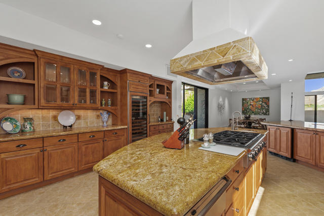 73481 Mariposa Drive, Palm Desert CA: https://media.crmls.org/mediaz/449046d0-89fb-40e6-9e84-2e774bb91230.jpg