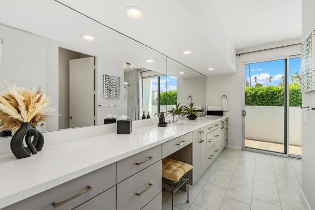 75301 Montecito Drive, Indian Wells CA: https://media.crmls.org/mediaz/449047c4-4d2e-42fe-836c-5ca397980636.jpg