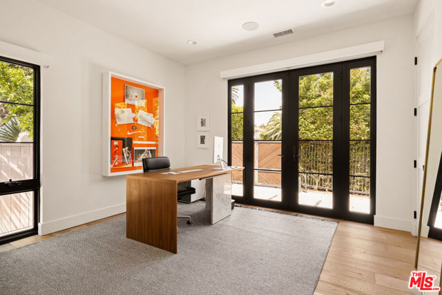 459 N Crescent Heights Boulevard, Los Angeles CA: https://media.crmls.org/mediaz/44907f2e-73b5-43b1-89a8-735aa80139ad.jpg