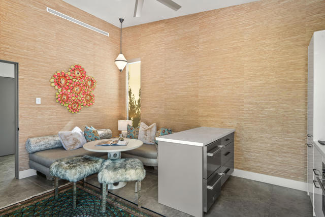 427 N Avenida Caballeros, Palm Springs CA: https://media.crmls.org/mediaz/449083e6-abfa-4835-a46f-1fc40b00e04e.jpg