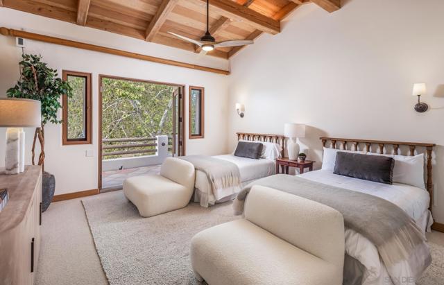 6884 El Camino Del Norte, Rancho Santa Fe CA: https://media.crmls.org/mediaz/4490c907-657b-4c42-8539-61c7c855ae48.jpg